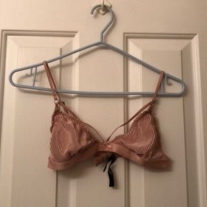 ❗️4 for $20❗️Urban Outfitters Bralette